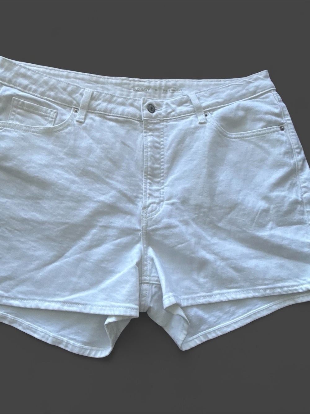 Old Navy White Denim Shorts - Clean Casual Cut - Picture 3 of 5